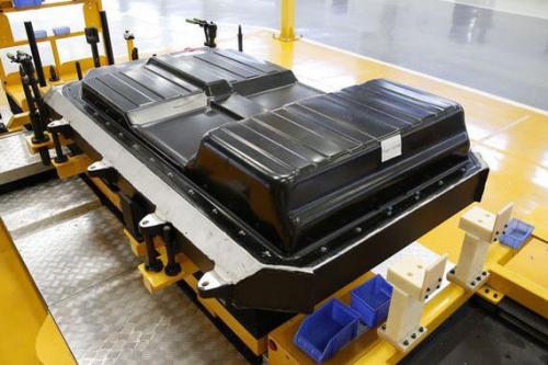 
	中國儲能網(wǎng)訊：1月30日，國務院新聞辦公室舉行新聞發(fā)布會。針對記者提到的“新能源汽車積分制”問題，工業(yè)和信息化部副部長辛國斌對外稱，積分辦法已經(jīng)在2017年9月27日正式對外發(fā)布，將于2018年4月1日開始實施