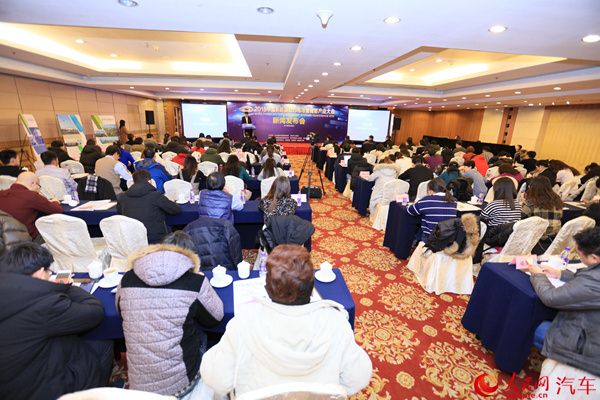 
	中國(guó)儲(chǔ)能網(wǎng)訊：近日，“2018中國(guó)新能源動(dòng)力電池暨儲(chǔ)能產(chǎn)業(yè)大會(huì)”新聞發(fā)布會(huì)在北京舉行。發(fā)布會(huì)介紹了“2018中國(guó)新能源動(dòng)力電池暨儲(chǔ)能產(chǎn)業(yè)大會(huì)”籌備情況及亮點(diǎn)，現(xiàn)場(chǎng)還邀請(qǐng)行業(yè)專(zhuān)家對(duì)動(dòng)力電池產(chǎn)業(yè)發(fā)展趨勢(shì)進(jìn)行展望，指出動(dòng)力電池的發(fā)展機(jī)遇與挑戰(zhàn)并存