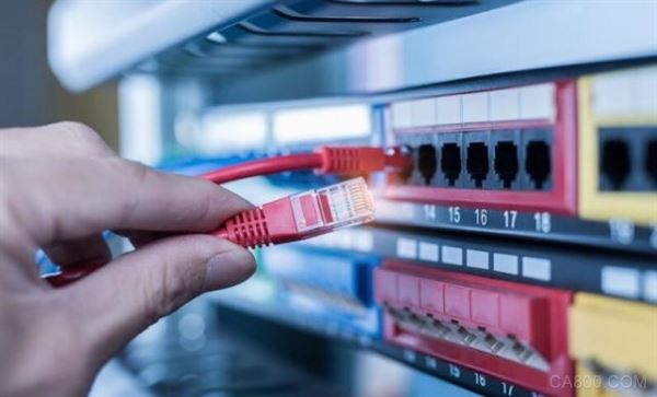 
                    
	未來幾年在美國，用于替換當前4G網(wǎng)絡(luò)的高速移動通信網(wǎng)絡(luò)可能會被政府接管。


	 


	美國媒體Axios獲得的來自美國國家安全委員會的PPT文件顯示，特朗普政府正在推進這樣的計劃