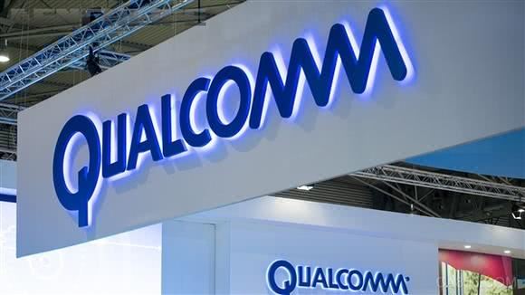 
                    
	  這是一個(gè)能彰顯博通誠(chéng)意與決心的價(jià)格，也將是一個(gè)讓高通董事會(huì)拒絕起來更有壓力的價(jià)格。


	 


	


	（資料圖)


	  《財(cái)經(jīng)》記者 周源/文  謝麗容/編輯


	  北京時(shí)間2月5日晚，芯片制造商博通（NASDAQ：AVGO）宣布，已經(jīng)將收購(gòu)高通（NASDAQ：QCOM）的報(bào)價(jià)從之前的每股70美元上調(diào)至每股82美元，其中60美元為現(xiàn)金形式支付，剩余則以博通股票形式體現(xiàn)