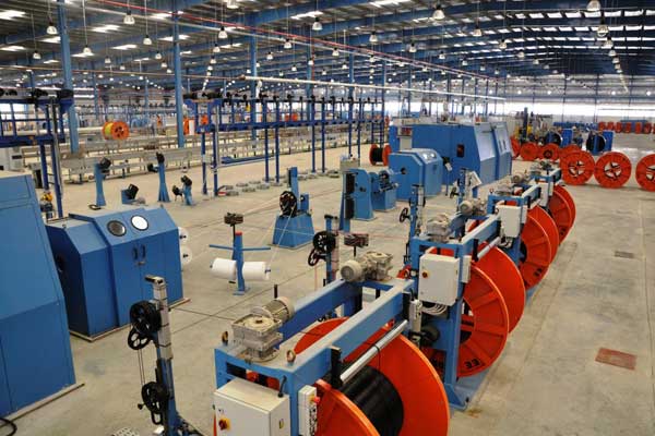 
                
	
                    
	卡塔爾水電總公司日前與多哈電纜公司Doha Cables和卡塔爾國(guó)際電纜公司QICC簽署了兩份電纜采購(gòu)訂單。

	

	據(jù)介紹，這是一份為期2年的中低壓電纜供應(yīng)訂單，總價(jià)值達(dá)到5.21億美元，包括低壓電纜、11千伏中壓電纜等