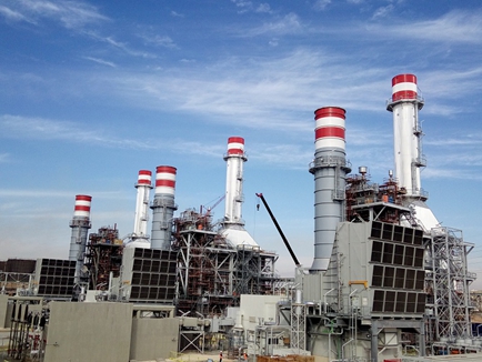 
                
	
                    
	當?shù)貢r間2月5日15點55分，由中國電建所屬山東電建三公司EPC（設(shè)計、采購、施工）總承包的約旦在建最大的聯(lián)合循環(huán)燃氣電站項目——約旦侯賽因項目首臺燃機并網(wǎng)一次成功，燃機各項指標良好，各系統(tǒng)運行正常。

	

	該電站為約旦國內(nèi)在建規(guī)模最大的燃氣聯(lián)合循環(huán)電站項目，是“一帶一路”建設(shè)在中東區(qū)域的重要一站，項目機組規(guī)模為燃氣-蒸汽聯(lián)合循環(huán)三拖一配置，設(shè)計裝機容量達到485MW