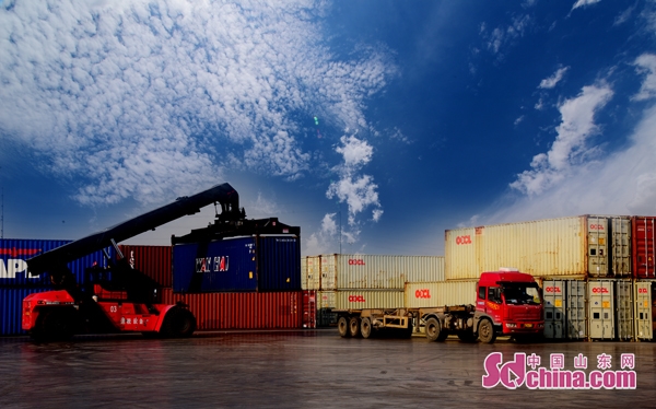 
            	近日，環(huán)境保護部、國家質(zhì)量監(jiān)督檢驗檢疫總局聯(lián)合發(fā)布了新版《進口可用作原料的固體廢物環(huán)境保護控制標準》（GB16487－2017，共11個標準），自2018年3月1日正式實施。濰坊檢驗檢疫局提醒相關(guān)企業(yè)對新標準的實施予以關(guān)注