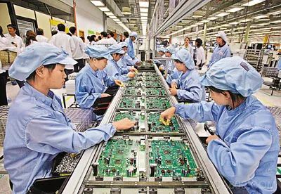 
                    
	日前，IDC發(fā)布了《IDC FutureScape：全球制造業(yè)2018預(yù)測——中國啟示》，報(bào)告描述了中國制造行業(yè)IT 2018年十大預(yù)測。報(bào)告為制造企業(yè)的高管提供了未來12－36個月內(nèi)制造業(yè)IT及其IT 所支持的業(yè)務(wù)發(fā)展趨勢