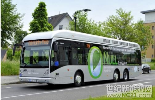 范胡爾（Van Hool）與RVK Köln、WSW Wuppertal簽訂了一份大合同，向其供應(yīng)40輛最新款氫燃料客車。



兩家公司的訂購(gòu)數(shù)量分別為30輛及10輛，目前是歐洲最大的一筆氫能源車訂單