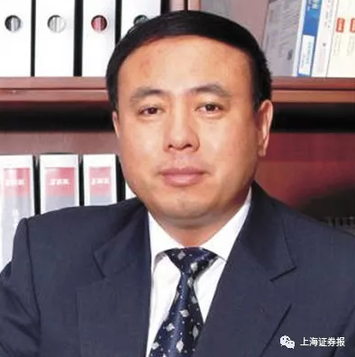 
	中國(guó)儲(chǔ)能網(wǎng)訊：今年是改革開放40周年，作為親歷者，九洲電氣董事長(zhǎng)李寅有著深刻的感受。3月3日，在接受上證報(bào)記者專訪時(shí)，他對(duì)當(dāng)時(shí)情景仍記憶尤深，“我原本是哈工大的老師，后來(lái)小平一揮手，就下海創(chuàng)業(yè)了”，這才有了如今的創(chuàng)業(yè)板上市公司九洲電氣，而哈工大又成了公司的合作伙伴