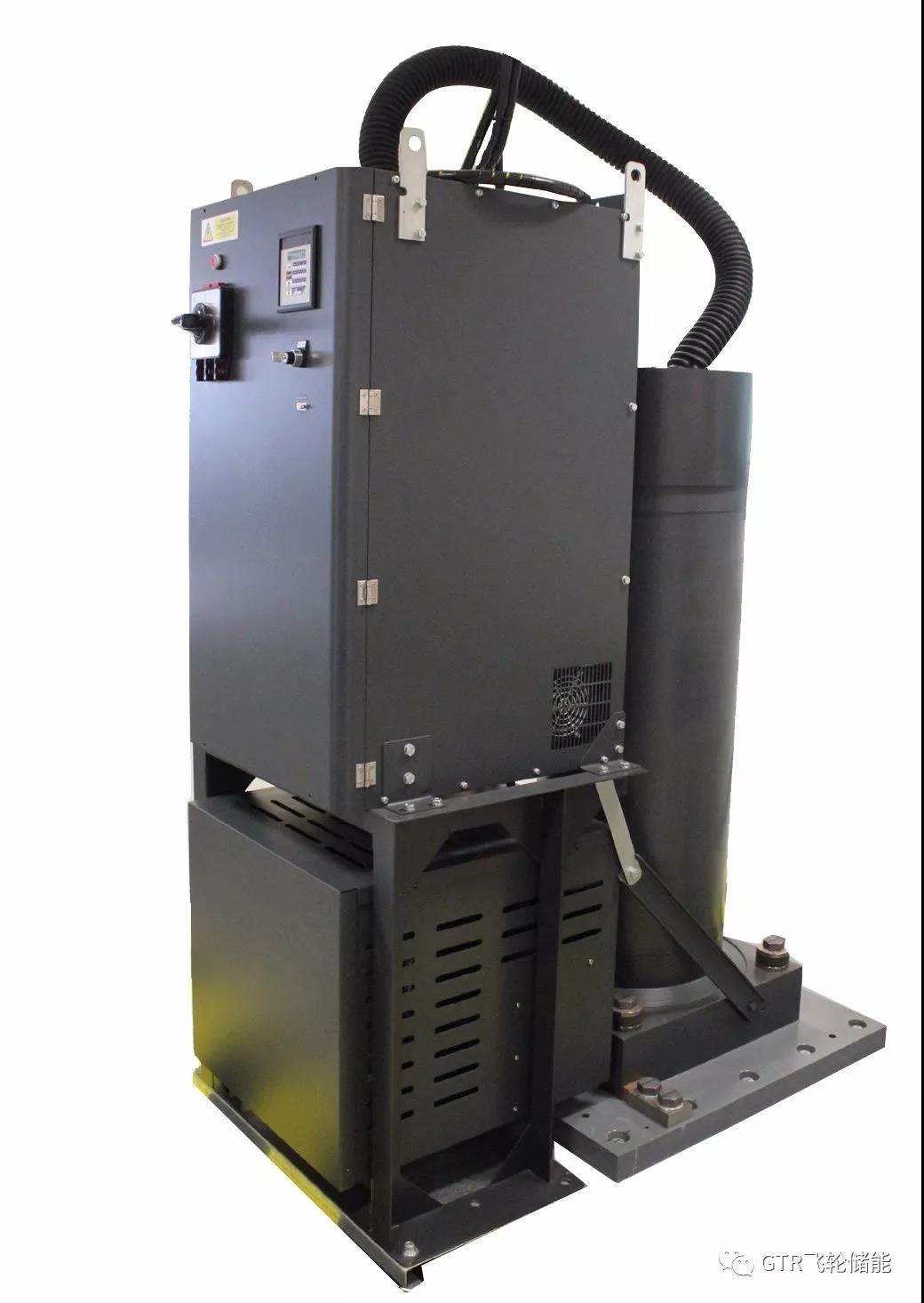 
	中國(guó)儲(chǔ)能網(wǎng)訊：盾石磁能科技公司 GTR飛輪儲(chǔ)能系統(tǒng)以其先進(jìn)的產(chǎn)品技術(shù)、精良的制造工藝、國(guó)內(nèi)研發(fā)生產(chǎn)能力以及行業(yè)良好口碑中標(biāo)浙江大學(xué)項(xiàng)目。日前，盾石磁能科技公司 GTR飛輪儲(chǔ)能系統(tǒng)成功通過(guò)浙江大學(xué)采購(gòu)設(shè)備驗(yàn)收