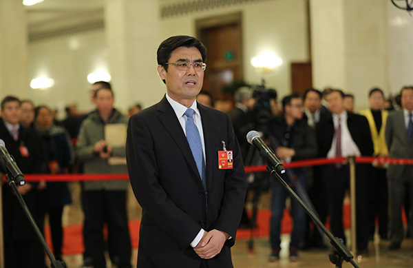 
	中國儲(chǔ)能網(wǎng)訊：全國政協(xié)十三屆一次會(huì)議3月15日舉行閉幕會(huì)。全國政協(xié)委員、國家電網(wǎng)公司董事長(zhǎng)舒印彪在經(jīng)過“委員通道”時(shí)接受媒體采訪