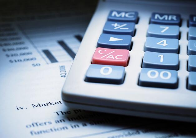 　　北京產(chǎn)權(quán)交易所（以下簡稱北交所）4月17日項目公告披露，新三板掛牌企業(yè)科諾偉業(yè)以1元底價出讓其所持國電龍源電氣有限公司（以下簡稱龍源電氣）49%股權(quán)。

　　
　　圖片來源：CFP
　　
　　龍源電氣成立于1993年，現(xiàn)由國電集團(tuán)主攻新能源領(lǐng)域的國電科環(huán)（01296，HK）控股，是經(jīng)國家認(rèn)定的高新技術(shù)企業(yè)，提供風(fēng)力發(fā)電、光伏發(fā)電等產(chǎn)品及服務(wù)