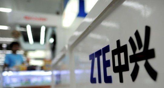 
	4月16日晚，一則關(guān)于中興通訊在美被封殺的消息引爆業(yè)內(nèi)：美國商務(wù)部宣布禁止美國企業(yè)向中興通訊出售任何零部件產(chǎn)品，時間長達7年！雖然故事從2015年就已經(jīng)開始，2016年、2017年頁都有持續(xù)不斷的相關(guān)新聞，但2018年這一次，明顯來得更加兇悍！恰逢中美貿(mào)易戰(zhàn)關(guān)鍵時期，中興在美被禁事件引起了各界廣泛關(guān)注，目前事件仍在持續(xù)發(fā)酵當(dāng)中！


	


	據(jù)了解，本次禁令的形成主要是美國商務(wù)部官員認定中興方面存在虛假陳述，而且沒有按照之前的處罰協(xié)議進行處罰。毫無疑問，在去年中興認罰8.92億美元后，又遭到美國禁令