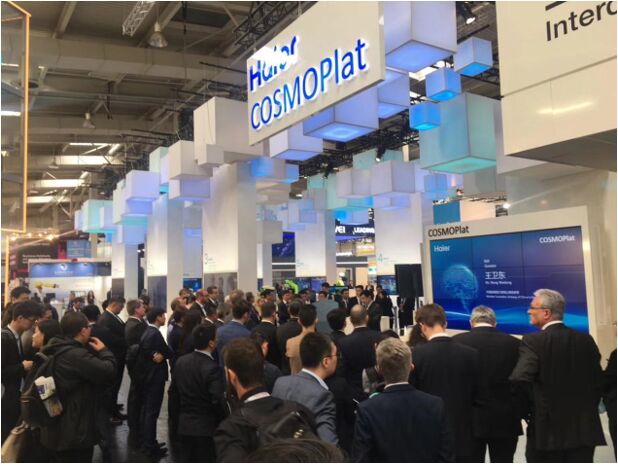 
	德國當(dāng)?shù)貢r(shí)間 4 月23- 27 日，漢諾威工業(yè)博覽會在德國漢諾威舉行。會場 75 個(gè)國家和地區(qū)的 5000 多家參展企業(yè)展示了全球最前沿的新產(chǎn)品、新技術(shù)，并探討了技術(shù)背后的工業(yè)模式和制造理念