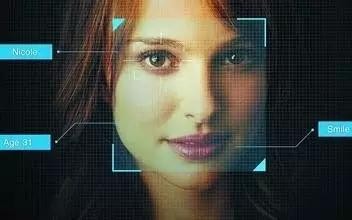 
	當(dāng)你走在大街上，通過監(jiān)控及一些技術(shù)的手段，你的姓名職業(yè)等資料出現(xiàn)在另一方的顯示屏幕上，你會感到驚奇嗎？


	


	這不是美劇《疑犯追蹤》中的片段，也不是某個科幻小說家描寫的未來，人臉識別技術(shù)已經(jīng)運用在人們的日常生活中。據(jù)媒體報道，在深圳新洲蓮花路口的安全島上，一個巨幅顯示屏格外引人注目，它播放的不是廣告或影片，而是路口闖紅燈行人的照片