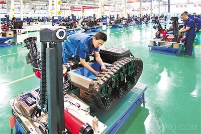 
	 


	中信重工開誠智能裝備有限公司的工人在組裝機(jī)器人。（本報資料片）



                    

