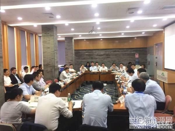 中國新能源汽車補(bǔ)貼將于2020年完全退出，屆時(shí)從“雙積分”政策中得利的“漁翁”竟是混合動力車？混合動力車將卷土重來并出現(xiàn)高速增長？



4月29日下午，正值清華大學(xué)107周年校慶之際，由中國電動汽車百人會與清華大學(xué)汽車工程系聯(lián)合組織的“新能源汽車產(chǎn)業(yè)協(xié)同發(fā)展”研討會在清華大學(xué)汽車研究所舉行。會議由中國電動汽車百人會執(zhí)行副理事長歐陽明高主持，研討內(nèi)容之一就是新能源汽車與混合動力汽車協(xié)同發(fā)展