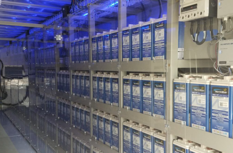 
	中國儲能網(wǎng)訊：日前據(jù)悉，密蘇里州斯普林菲爾德市政公用事業(yè)部與當(dāng)?shù)氐碾姵刂圃焐毯献鞑渴鹆艘粋€儲能試點(diǎn)項(xiàng)目。該公司正在測試傳統(tǒng)鉛酸蓄電池的潛力，以幫助管理電力高峰需求，并延長變電站設(shè)備的使用壽命