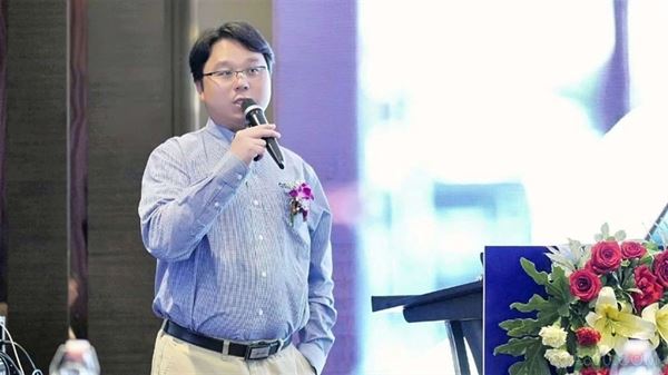 
	前不久，5G標(biāo)準(zhǔn)制定迎來了關(guān)鍵節(jié)點(diǎn)：3GPP 5G NSA（Non-Standalone，非獨(dú)立組網(wǎng)）標(biāo)準(zhǔn)第一個(gè)版本正式凍結(jié)。據(jù)此，業(yè)界普遍認(rèn)為將打開全球移動行業(yè)全面發(fā)展的大門，為2019年盡早實(shí)現(xiàn)5G新空口大規(guī)模試驗(yàn)和商用部署奠定基礎(chǔ)