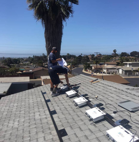 
	中國儲能網(wǎng)訊：JLM能源公司是美國一家生產(chǎn)與太陽能電池板配套使用的微型住宅儲能系統(tǒng)制造商。而該公司將依靠獲得的2500萬美元的項目融資基金，為商業(yè)用戶開發(fā)更大的儲能項目