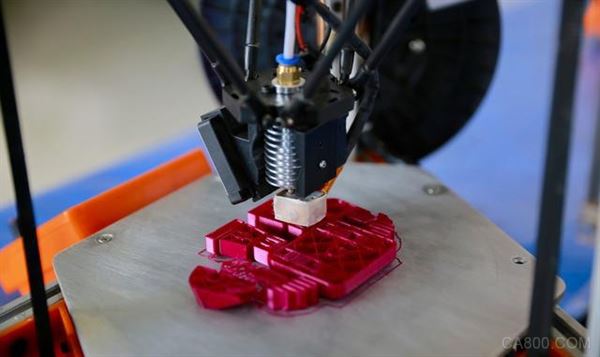 
                    
	 


	


	木材行業(yè)主要有木材加工、家具業(yè)、建材業(yè)等等，在這些所有的業(yè)務(wù)中，幾乎全部都是勞動強(qiáng)度大，工作環(huán)境差，甚至易誘發(fā)職業(yè)呼吸疾病的工作；除此以外，在木材的加工過程中，較容易發(fā)生危害到員工人身安全的工傷等事故。


	


	對企業(yè)和員工來說，如果能盡量避免人員介入到業(yè)務(wù)流程中，不僅能提高工作效率，還能確保員工人身安全，極大地提高業(yè)務(wù)管理水平，F(xiàn)ANUC機(jī)器人提供木材家具行業(yè)完善的自動化解決方案，高效智能的為企業(yè)定制度身的最優(yōu)解決方案