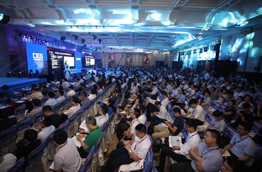 
	中國儲能網(wǎng)訊：在5月19日舉辦的“第八屆中國國際儲能大會”上，中國化學與物理電源行業(yè)協(xié)會儲能應用分會秘書長劉勇對21世紀經(jīng)濟報道記者表示，今年有望成為中國儲能產(chǎn)業(yè)爆發(fā)的“元年”，預計到2025年市場規(guī)模將超過1000億。


	根據(jù)國家能源局發(fā)布的《2018年能源工作指導意見》中指出，今年非化石能源發(fā)電裝機將達到7.4億千瓦左右，發(fā)電量達到2萬億千瓦時左右，非化石能源消費比重提高到14.3%左右