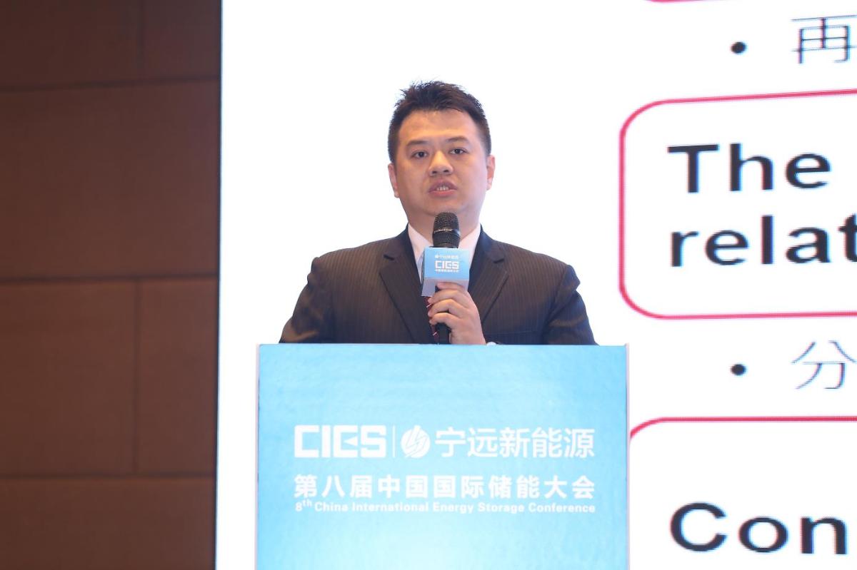 
	中國儲能網(wǎng)訊：5月19日至21日，“第八屆中國國際儲能大會”在深圳隆重召開， 來自中國、美國、德國、英國、加拿大、西班牙、日本、韓國、澳大利亞等國和地區(qū)1500余位政府機構(gòu)、科研院所、行業(yè)組織、電力公司、新能源項目單位、系統(tǒng)集成商等代表出席本次大會。


	臺灣電池協(xié)會秘書長呂學(xué)隆在國際儲能專場，以“國際儲能系統(tǒng)在不同應(yīng)用區(qū)域市場發(fā)展現(xiàn)狀”為題，發(fā)表了精彩演講