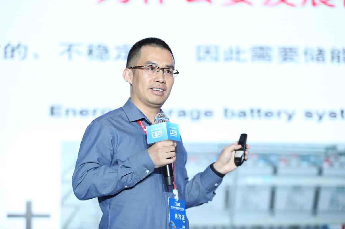 
	中國(guó)儲(chǔ)能網(wǎng)訊：5月19日至21日，“第八屆中國(guó)國(guó)際儲(chǔ)能大會(huì)”在深圳隆重召開， 來自中國(guó)、美國(guó)、德國(guó)、英國(guó)、加拿大、西班牙、日本、韓國(guó)、澳大利亞等國(guó)和地區(qū)1500余位政府機(jī)構(gòu)、科研院所、行業(yè)組織、電力公司、新能源項(xiàng)目單位、系統(tǒng)集成商等代表出席本次大會(huì)。


	中國(guó)科學(xué)院電工研究所教授陳永翀?jiān)趦?chǔ)能電池專場(chǎng)，發(fā)表了題為