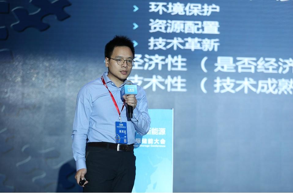 
	中國儲能網(wǎng)訊：5月19日至21日，“第八屆中國國際儲能大會”在深圳隆重召開， 來自中國、美國、德國、英國、加拿大、西班牙、日本、韓國、澳大利亞等國和地區(qū)1500余位政府機(jī)構(gòu)、科研院所、行業(yè)組織、電力公司、新能源項(xiàng)目單位、系統(tǒng)集成商等代表出席本次大會。


	南方電網(wǎng)科學(xué)研究院高級研究員陸志剛在儲能電池專場，發(fā)表了題為