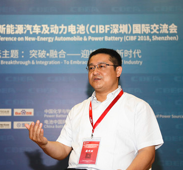 
	中國儲能網(wǎng)訊：“以高端鋰電池制造為核心、清潔電力和新能源汽車租賃運營為輔助”的“一體兩翼”作為戰(zhàn)略部局的猛獅科技，正在將戰(zhàn)略重心調(diào)整到動力電池產(chǎn)業(yè)鏈本身，并通過深耕細作，夯實業(yè)務發(fā)展基礎。


	


	在日前閉幕的2018CIBF（深圳）展覽會上，猛獅科技董事長陳樂伍接受了電池中國網(wǎng)的獨家專訪，并就猛獅科技整合動力電池產(chǎn)業(yè)鏈方面的相關布局進行了深入交流