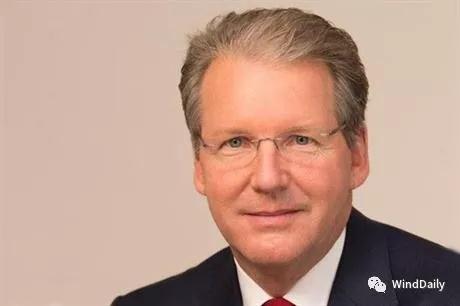  　　WindDaily獲悉，國(guó)際風(fēng)電整機(jī)商巨頭Senvion的首席執(zhí)行官Jurgen Geissinger近日離職。Senvion也正在尋找新的掌門人