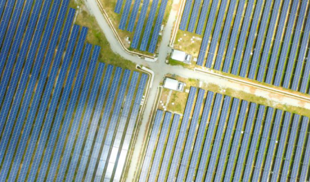 
	中國儲能網(wǎng)訊：NV能源公司日前宣布已經(jīng)提交了一項(xiàng)資源計(jì)劃，該計(jì)劃仍需獲得監(jiān)管部門的批準(zhǔn)，并取決于備受矚目的投票結(jié)果。該公司已經(jīng)簽署了超過1千兆瓦的太陽能發(fā)電和100兆瓦時(shí)電池儲能容量的合同