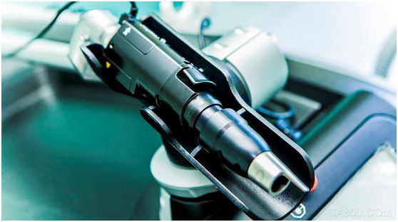 
                    
	智能制造是指基于大數據、物聯(lián)網等新一代信息技術與制造技術的集成，作為制造業(yè)發(fā)展的重要方向，是我國培育經濟增長新動能、建設制造強國的重要依托。近年來，自德國工業(yè)4.0和美國工業(yè)互聯(lián)網等戰(zhàn)略布局及“中國制造2025”戰(zhàn)略啟動以來，智能制造已經成為全球經濟轉型升級和占領未來經濟發(fā)展新增長點的核心領域