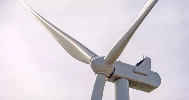  　　當(dāng)?shù)貢r間6月18日，在本屆俄羅斯世界杯上，首次參賽世界杯的巴拿馬球員激動地?zé)釡I縱橫。人不禁想起8年前同樣是首次參與世界杯的朝鮮隊(duì)的鄭大世...
 
　　然而歷史的悲劇再次重演，現(xiàn)實(shí)總是非常殘酷的