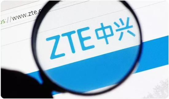 
                    
	  6月12日，美國(guó)商務(wù)部網(wǎng)站掛出了中興解禁協(xié)議的具體內(nèi)容：包括支付10億美金罰款和4億美金保證金，在30天內(nèi)更換全部董事會(huì)成員以及聘請(qǐng)美國(guó)商務(wù)部挑選的合規(guī)團(tuán)隊(duì)對(duì)企業(yè)進(jìn)行為期10年監(jiān)督等。對(duì)于中興來說：和解方案的14億美金，加上去年支付的8.92億美元罰金，光是罰款就有22.92億美金，接近中興通訊2017年凈利潤(rùn)的3倍
