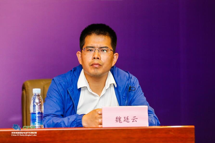 
	中國(guó)儲(chǔ)能網(wǎng)訊：在近日舉行的第五屆環(huán)青海湖國(guó)際電動(dòng)汽車挑戰(zhàn)賽期間，國(guó)家電網(wǎng)青海省電力公司對(duì)本屆賽事的電力保障工作進(jìn)行了周密部署，并做了長(zhǎng)時(shí)間的籌備工作。


	據(jù)國(guó)家電網(wǎng)青海省電力公司智電處處長(zhǎng)魏廷云介紹，國(guó)網(wǎng)青海省電力公司已經(jīng)圓滿完成了4屆賽事的保障工作，共建立了8個(gè)純電動(dòng)車充電站點(diǎn)，安裝了121臺(tái)充電樁