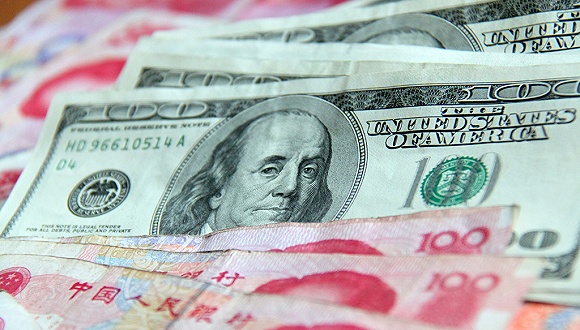 
                    
	【評(píng)論】人民幣貶值會(huì)失控嗎？


	從實(shí)體經(jīng)濟(jì)發(fā)展角度考慮，在特朗普關(guān)稅正式實(shí)施前人民幣匯率適當(dāng)?shù)馁H值是必要的。


	作者：王有鑫


	


	 


	


	圖片來源：視覺中國(guó)


	文/中國(guó)銀行(3.560, -0.06, -1.66%)國(guó)際金融研究所研究員 王有鑫 


	


	“外匯歷來是非常敏感的市場(chǎng)，誰也不能準(zhǔn)確預(yù)期