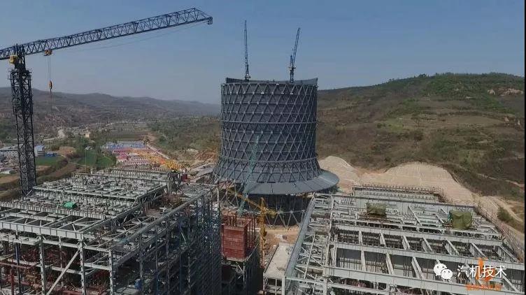 　　麟北發(fā)電公司項(xiàng)目概述　　陜西能源麟北發(fā)電有限公司（以下簡稱“麟北發(fā)電公司”）由陜西能源集團(tuán)有限公司旗下陜西秦龍電力股份有限公司投資建設(shè)，公司成立于2016年1月，屬省屬大型國有企業(yè)。本期工程建設(shè)2×350MW超臨界間接空冷循環(huán)流化床機(jī)組，項(xiàng)目已于2016年5月24日獲得陜西省發(fā)改委核準(zhǔn)，8月28日已正式開工建設(shè)，計(jì)劃2018年雙機(jī)投產(chǎn)發(fā)電