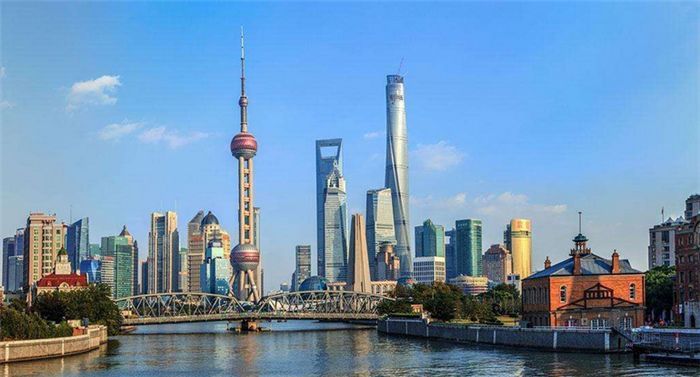 
                    
	7月11日，在上海市政府新聞發(fā)布會(huì)上，上海市經(jīng)信委副主任黃甌介紹，上海市將加快取消對(duì)外商投資汽車(chē)制造業(yè)的限制，鼓勵(lì)外商投資先進(jìn)制造業(yè)。


	


	 


	


	北京時(shí)間7月10日，特斯拉首席執(zhí)行官埃隆·馬斯克（Elon Musk）抵達(dá)上海，與上海臨港管委會(huì)、臨港集團(tuán)共同簽署了純電動(dòng)車(chē)項(xiàng)目投資協(xié)議，特斯拉將在臨港地區(qū)獨(dú)資建設(shè)集研發(fā)、制造、銷(xiāo)售等功能于一體的特斯拉超級(jí)工廠（Gigafactory 3）