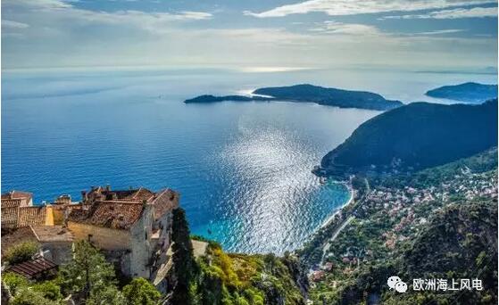  　　近日，70多家公司和組織發(fā)表聯(lián)合聲明，呼吁法國政府，到2030年在地中海地區(qū)開發(fā)3GW的漂浮式海上風電，并列入地中海地區(qū)發(fā)展規(guī)劃。這份聯(lián)合聲明是對此前法國總統(tǒng)馬克龍表態(tài)要在地中海地區(qū)發(fā)展漂浮式海上風電的回應