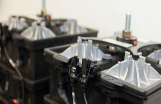 
	中國儲能網(wǎng)訊：2018年7月1日，加利福尼亞建筑標準委員會通過了加利福尼亞防火規(guī)范的補充條款。除此之外，該規(guī)范還對第608條款提出了新的要求，其中包括固定蓄電池系統(tǒng)的安裝