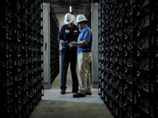 
	中國(guó)儲(chǔ)能網(wǎng)訊：如果獲得加利福尼亞州的監(jiān)管機(jī)構(gòu)批準(zhǔn)，莫斯蘭丁一家天然氣發(fā)電廠可能在2020年底部署世界上規(guī)模最大的鋰離子電池儲(chǔ)能項(xiàng)目。


	


	這個(gè)功率為300MW電池儲(chǔ)能項(xiàng)目將采用鋰離子電池幫助平衡電網(wǎng)