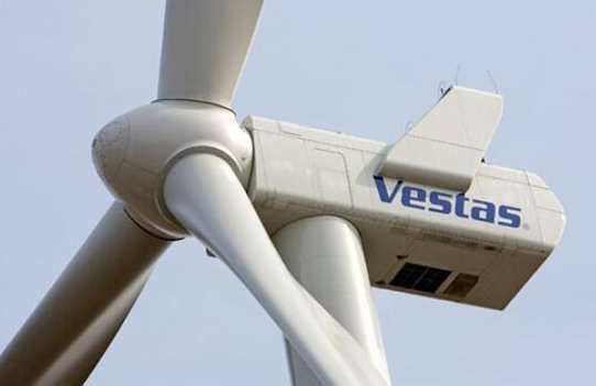                        北京時間8月15日，維斯塔斯風(fēng)力系統(tǒng)有限公司VestasWindSystemsA/S發(fā)布2018年第二季度財務(wù)報告。第二季度收入與去年持平，新增訂單量強(qiáng)勁，訂單儲備位于高水平