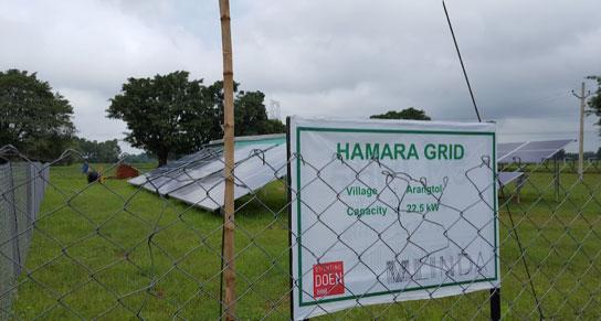 
	中國儲能網(wǎng)訊：微電網(wǎng)企業(yè)認為自己的方式不僅能滿足現(xiàn)有電力需求，還可以促進發(fā)展。微電網(wǎng)需要長達7年甚至更長時間才能收回投資，因此，微電網(wǎng)的開發(fā)商需要確定長期電氣化政策