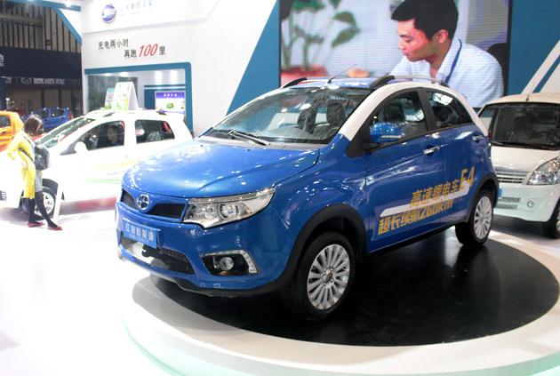 
	中國儲能網(wǎng)訊：2018年泰達論壇微課堂聚焦動力蓄電池的回收利用，邀請有10幾年動力蓄電池回收利用政策研究經(jīng)驗的中汽中心政策研究中心汽車產(chǎn)業(yè)政策研究室主任、電動汽車動力蓄電池循環(huán)利用戰(zhàn)略聯(lián)盟秘書長黎宇科主講。他對動力蓄電池回收利用行業(yè)發(fā)展的分析全面詳細，尤其是對8月1日開始實施的《新能源汽車動力蓄電池回收利用管理暫行辦法》（以下簡稱《暫行辦法》）的權(quán)威解讀，引發(fā)車企及相關(guān)責任方的關(guān)注