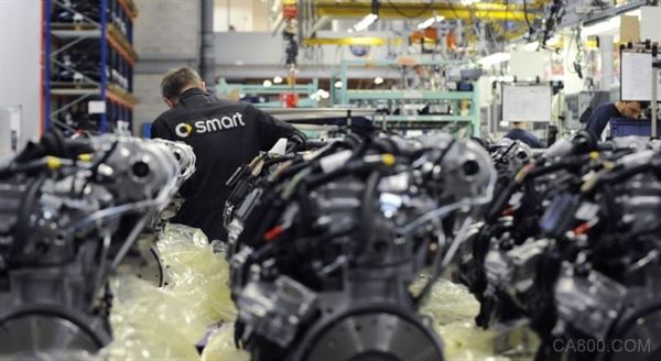 
                    
	 


	  韓國IT服務業(yè)者紛紛推出智能工廠平臺，擴大AI管理商機。法新社 

  
  三星SDS(Samsung SDS)發(fā)表最新工廠管理軟體，結合人工智能(AI)、物聯(lián)網(wǎng)(IoT)、大數(shù)據(jù)技術，方便業(yè)者以更智能的方式管理工廠物流、數(shù)位金融及云端儲存，建立智能型生產體系