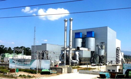 　　近日，由中國有色集團出資企業(yè)中國十五冶金建設(shè)集團有限公司(簡稱：中國十五冶)一公司承建的非洲首座垃圾焚燒發(fā)電廠--埃塞萊比垃圾發(fā)電廠舉行投產(chǎn)運營儀式，埃塞俄比亞總統(tǒng)穆拉圖·特肖梅出席儀式并致辭。 　　儀式上，穆拉圖總統(tǒng)發(fā)表了熱親洋溢的致辭，對電廠投入運行給予了高度贊揚