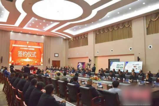                                         
	　　作為中國(guó)重要的能源基地，山西在保障國(guó)家能源供應(yīng)安全、支撐經(jīng)濟(jì)持續(xù)增長(zhǎng)中具有不可替代的戰(zhàn)略地位。當(dāng)前，山西正在加快推進(jìn)能源革命，打造全國(guó)能源革命排頭兵