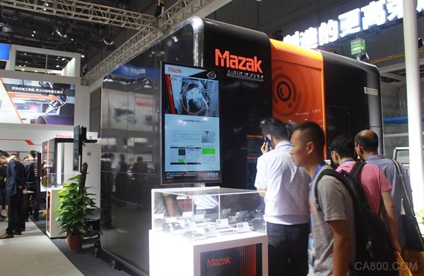 
                    
	據(jù)《日本經(jīng)濟新聞》9月27日報道，日本機床工業(yè)會(簡稱日工會)9月26日發(fā)布的8月機床訂單額(確定值)顯示，面向中國的訂單額同比大幅下滑37.3%，降至189億日元，降幅創(chuàng)最近半年來的最大降幅。在中國，受貿易摩擦影響，企業(yè)減少投資的動向正在擴大