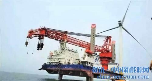                                                                                                                                                                     
	　　近日，武漢船機(jī)公司自主研制的首臺套風(fēng)電安裝船抱樁系統(tǒng)順利完成調(diào)試和報驗。

	　　該風(fēng)電安裝船抱樁系統(tǒng)配套于天津港航風(fēng)電安裝船，主要用于打樁過程中對樁基礎(chǔ)進(jìn)行扶正，具備適應(yīng)在